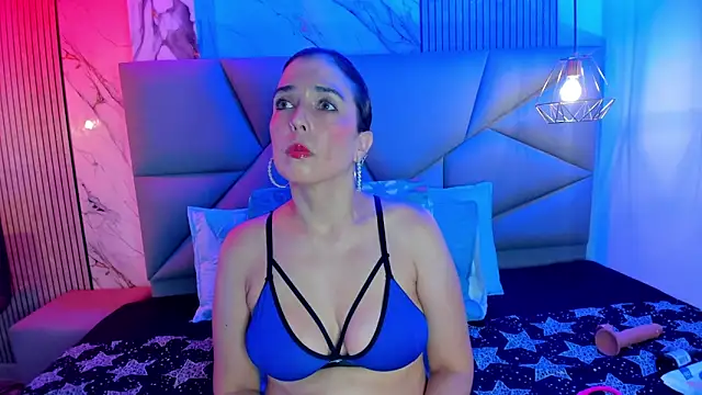 rousemonroe online show from May 2026 07:11:01 PM