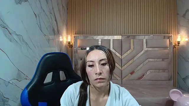 katalina r  online show from May 2026 08:13:02 PM