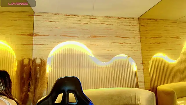 katalina r  online show from June 2026 08:07:02 PM