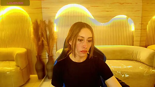 katalina r  online show from June 2026 02:58:02 AM