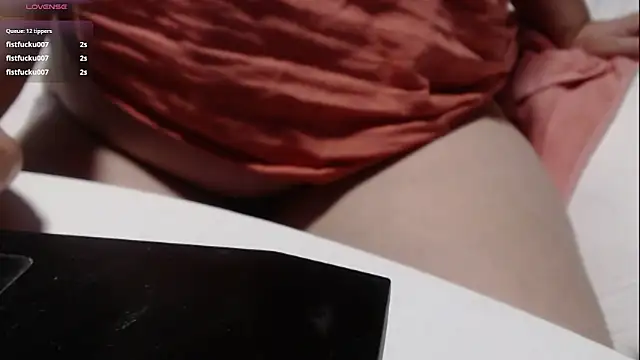 Snapshot of Santanna77 chatting on September 2025 07:15:01 PM Santanna77 online show from September 2025 07:15:01 PM