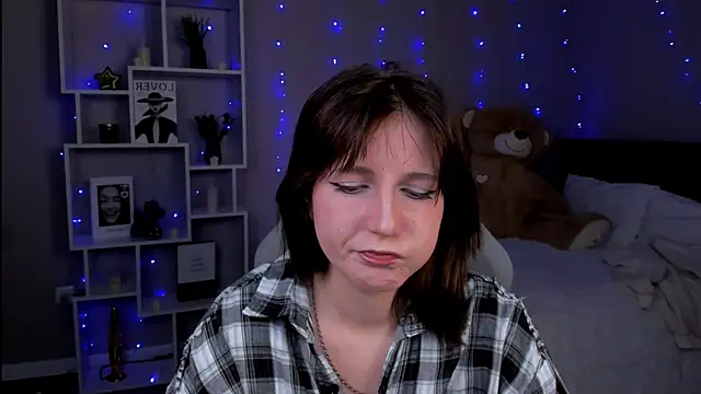 KikaOsterman online show from April 2026 08:12:02 AM