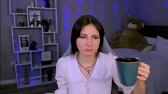 KikaOsterman online show from May 2026 02:22:01 PM