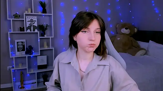 KikaOsterman online show from May 2026 08:06:02 PM