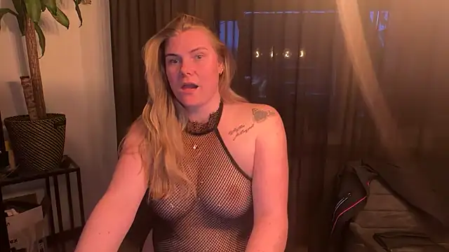 SexyBlondJoanna online show from March 2026 06:19:02 PM