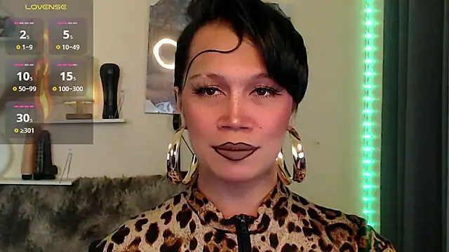 deliciousClaire online show from April 2026 05:24:01 PM