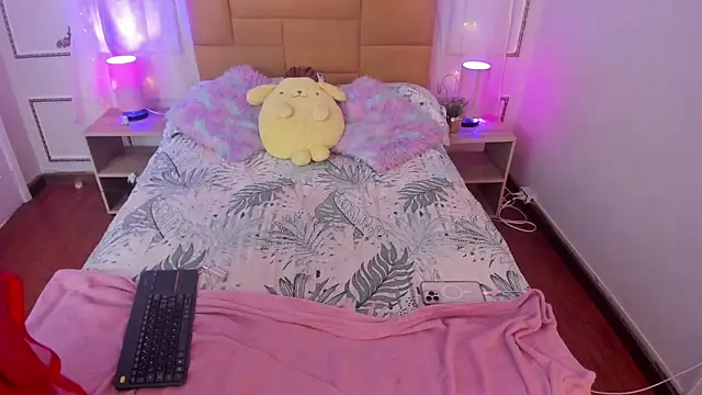 Jenifer James online show from February 2026 07:34:02 PM