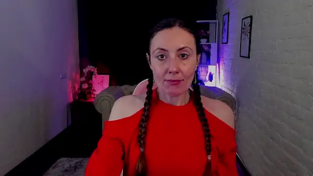 Juliet Jamess online show from January 2026 01:37:02 PM