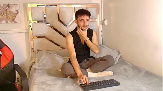 Curlystartt online show from January 2026 01:26:02 PM