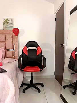 Curlystartt online show from February 2026 06:36:02 PM