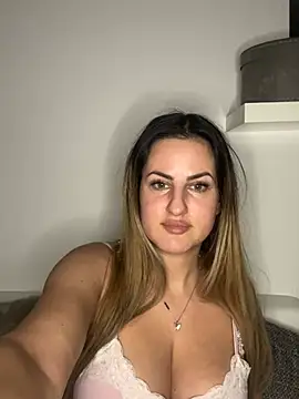 Liana-1 online show from February 2026 04:01:01 PM