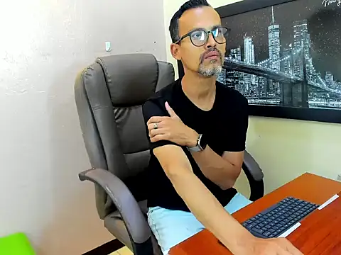 Oswalldo   online show from March 2026 11:05:02 AM