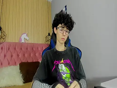 Syriussz online show from February 2026 07:20:01 PM