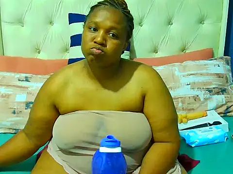 Snapshot of Ze-Zee99 chatting on February 2026 08:12:02 PM Ze-Zee99 online show from February 2026 08:12:02 PM