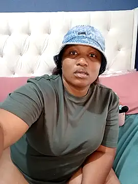 Snapshot of Ze-Zee99 chatting on February 2026 02:13:02 PM Ze-Zee99 online show from February 2026 02:13:02 PM