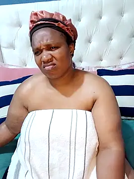 Snapshot of Ze-Zee99 chatting on February 2026 09:44:01 PM Ze-Zee99 online show from February 2026 09:44:01 PM