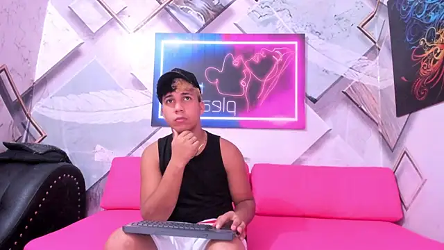 Roman cute online show from February 2026 06:40:02 AM