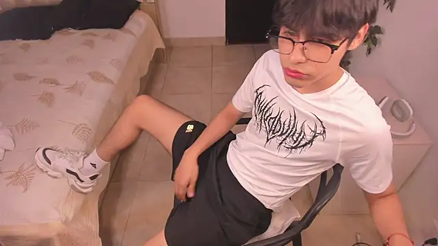 IamJuanJoc online show from April 2026 04:38:01 AM