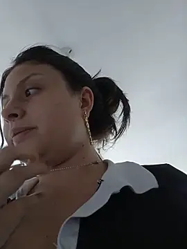 yessica gomez01 online show from June 2026 06:40:02 PM