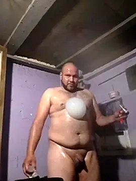 Snapshot of Guanatos13 chatting on March 2026 03:56:01 AM Guanatos13 online show from March 2026 03:56:01 AM