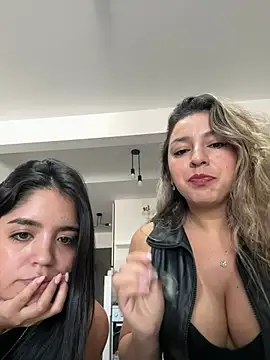 bebitas2  online show from March 2026 06:36:01 PM