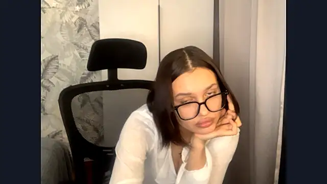 LuciaBanga online show from February 2026 12:21:01 PM