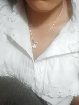 jjennyyy online show from April 2026 10:44:02 PM