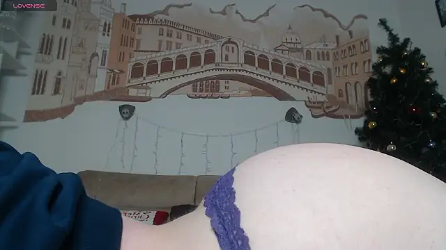 Snapshot of Secret_Emma chatting on January 2026 12:42:02 PM Secret Emma online show from January 2026 12:42:02 PM