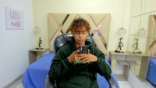 Anyelo Twink online show from February 2026 08:51:01 PM