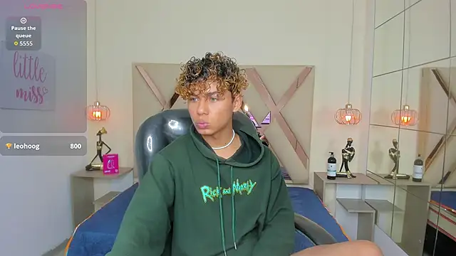 Anyelo Twink online show from May 2026 04:04:01 PM