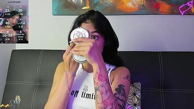 Snapshot of lilith_petit_ chatting on January 2026 08:35:01 PM lilith petit online show from January 2026 08:35:01 PM