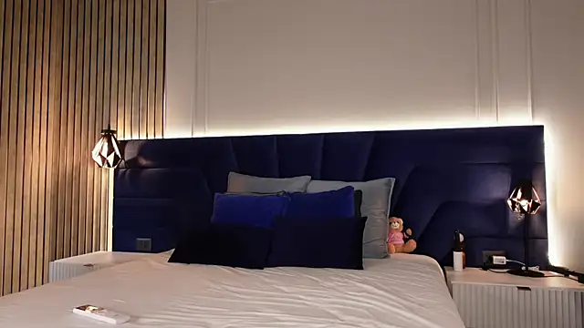 KylieeV online show from April 2026 07:23:01 AM