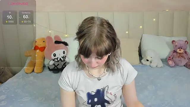 Snapshot of AdeleSilvy chatting on June 2026 01:36:01 AM AdeleSilvy online show from June 2026 01:36:01 AM