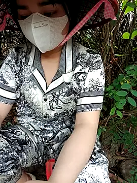 Snapshot of EnzxMoon02 chatting on January 2026 04:29:02 AM EnzxMoon02 online show from January 2026 04:29:02 AM