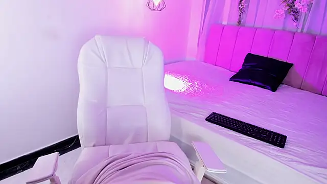 nicky bonny18 online show from March 2026 12:44:01 PM