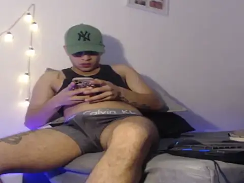 Snapshot of CherryH0ttie chatting on March 2026 11:12:02 PM CherryH0ttie online show from March 2026 11:12:02 PM