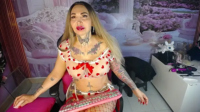 Layla-Wattson online show from February 2026 01:48:02 PM