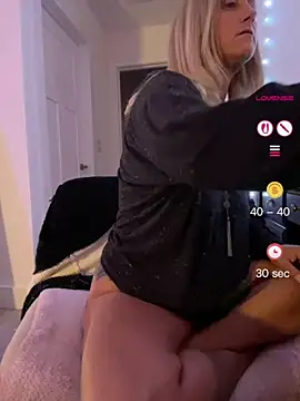 FoxyMillie online show from June 2026 12:57:02 AM
