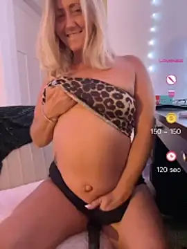 FoxyMillie online show from June 2026 04:02:02 AM