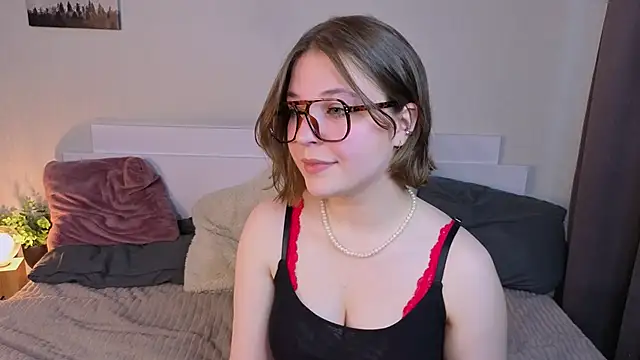 Next2Marie online show from May 2026 06:19:02 AM
