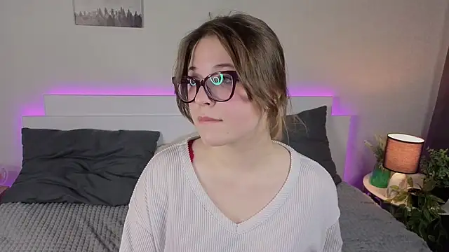 Next2Marie online show from June 2026 06:44:01 AM