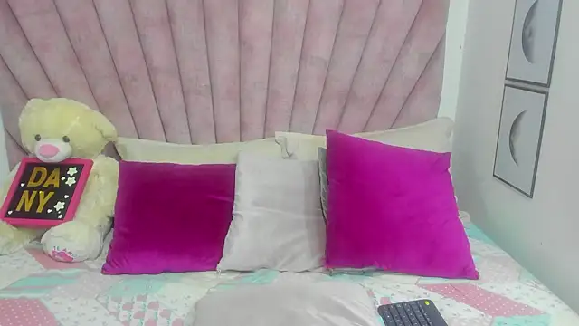 danibellucii  online show from March 2026 03:01:02 AM