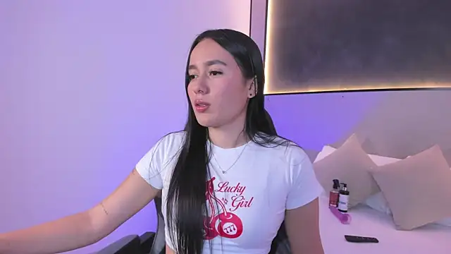 mia slora online show from June 2026 12:14:02 PM