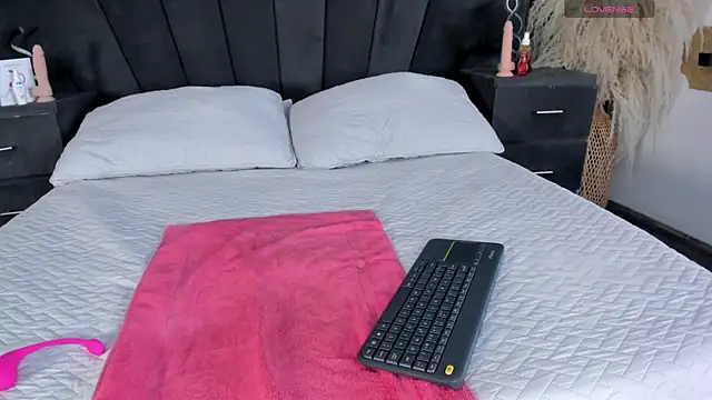 ElviraRosse1 online show from February 2026 12:22:02 PM