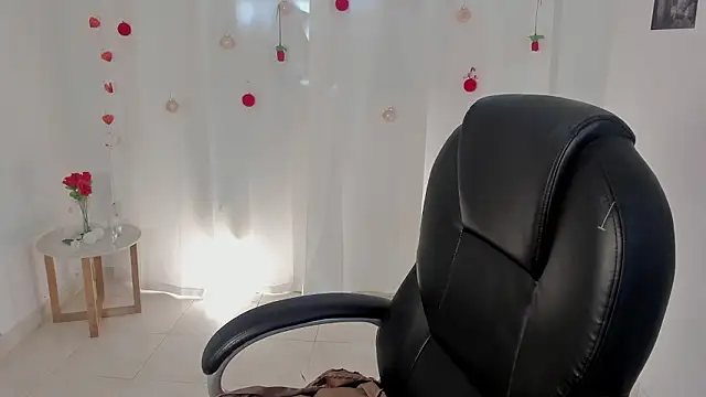 Snapshot of lanna__wilson chatting on February 2026 12:49:01 PM lanna wilson online show from February 2026 12:49:01 PM