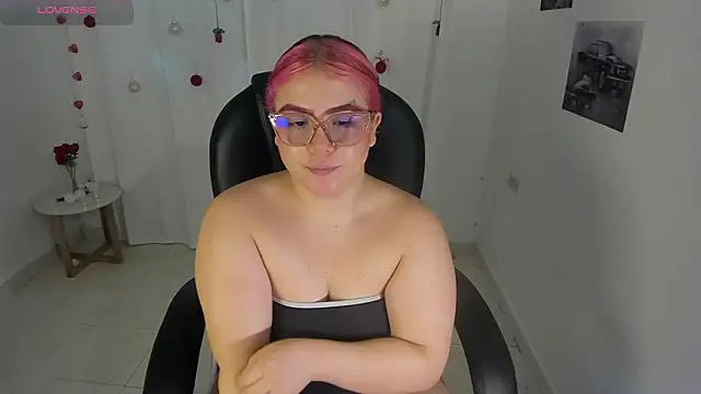 Snapshot of lanna__wilson chatting on March 2026 12:00:02 PM lanna wilson online show from March 2026 12:00:02 PM