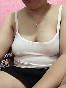 Snapshot of ManaMi-Ami chatting on March 2026 02:28:02 AM ManaMi-Ami online show from March 2026 02:28:02 AM