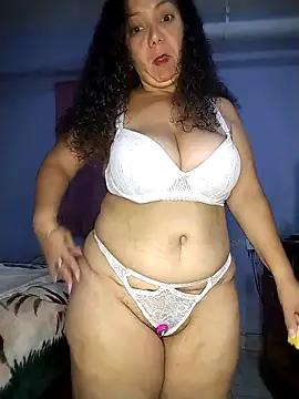 Gorditacarlota online show from May 2026 10:48:02 PM