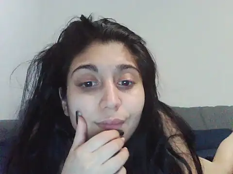 Roxanamadia online show from February 2026 11:30:02 PM