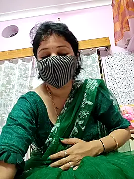 Priyaji7575 online show from February 2026 05:24:01 PM